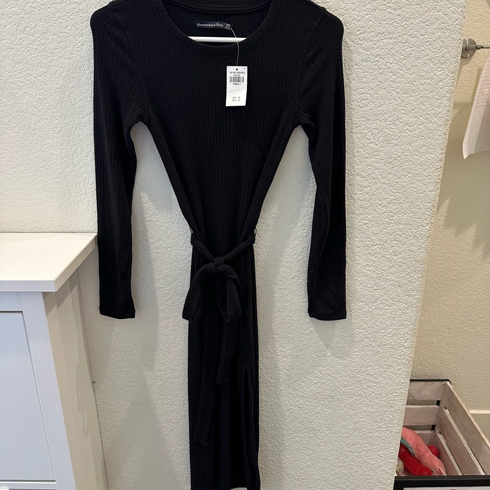 Abercrombie Black Long-Sleeve Sweater Dress with slit - XS